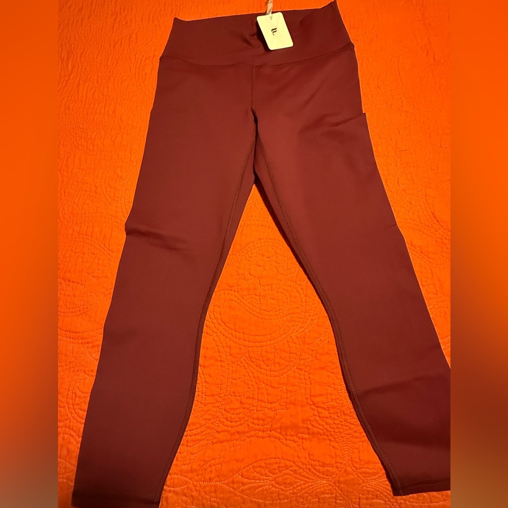 NWT Fabletics Merlot High-Waisted powerhold Leggings Medium